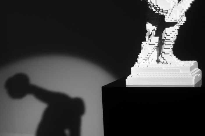 Capture at the The Art of the Brick in Paris...